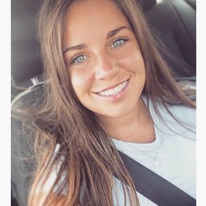 Meet your Posher, Camille